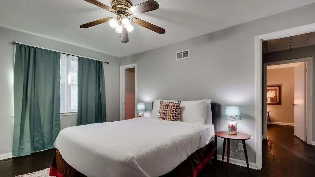 Holiday home Retro Rainbow At Herb River-Royal Aubergine #10 Savannah